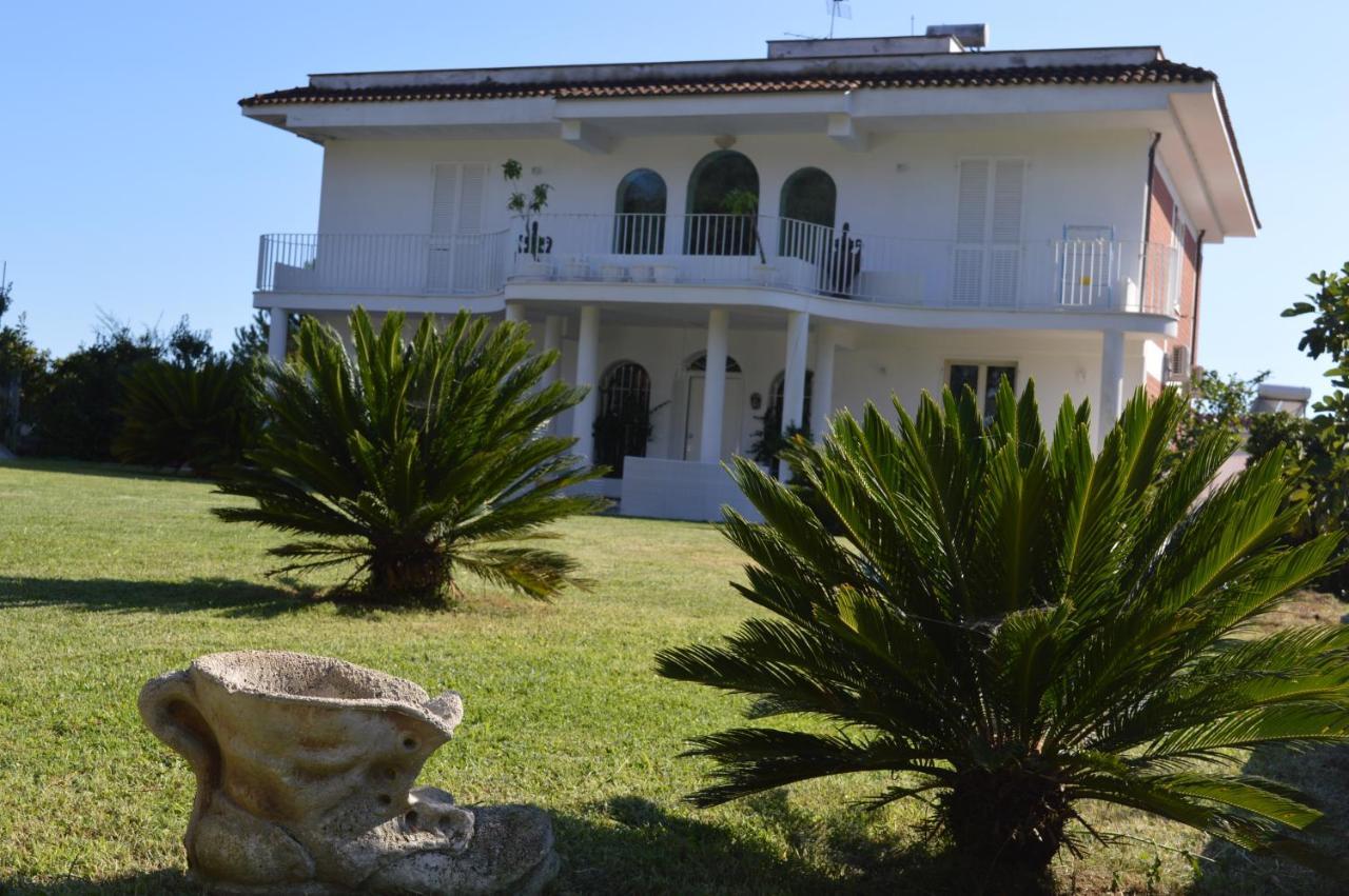 Casa Blanca B&B Latina Eksteriør bilde